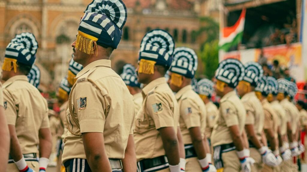 Haryana Police Update: हरियाणा पुलिस कांस्टेबल भर्ती में आया बड़ा अपडेट, आयोग के अध्यक्ष हिम्मत सिंह ने दी जानकारी 6 Police Jobs